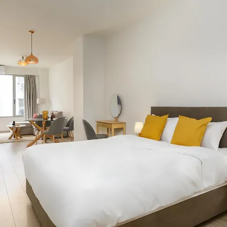 Vivienne By Halu!, In The Center Apartment