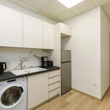 Vivienne By Halu!, In The Center *